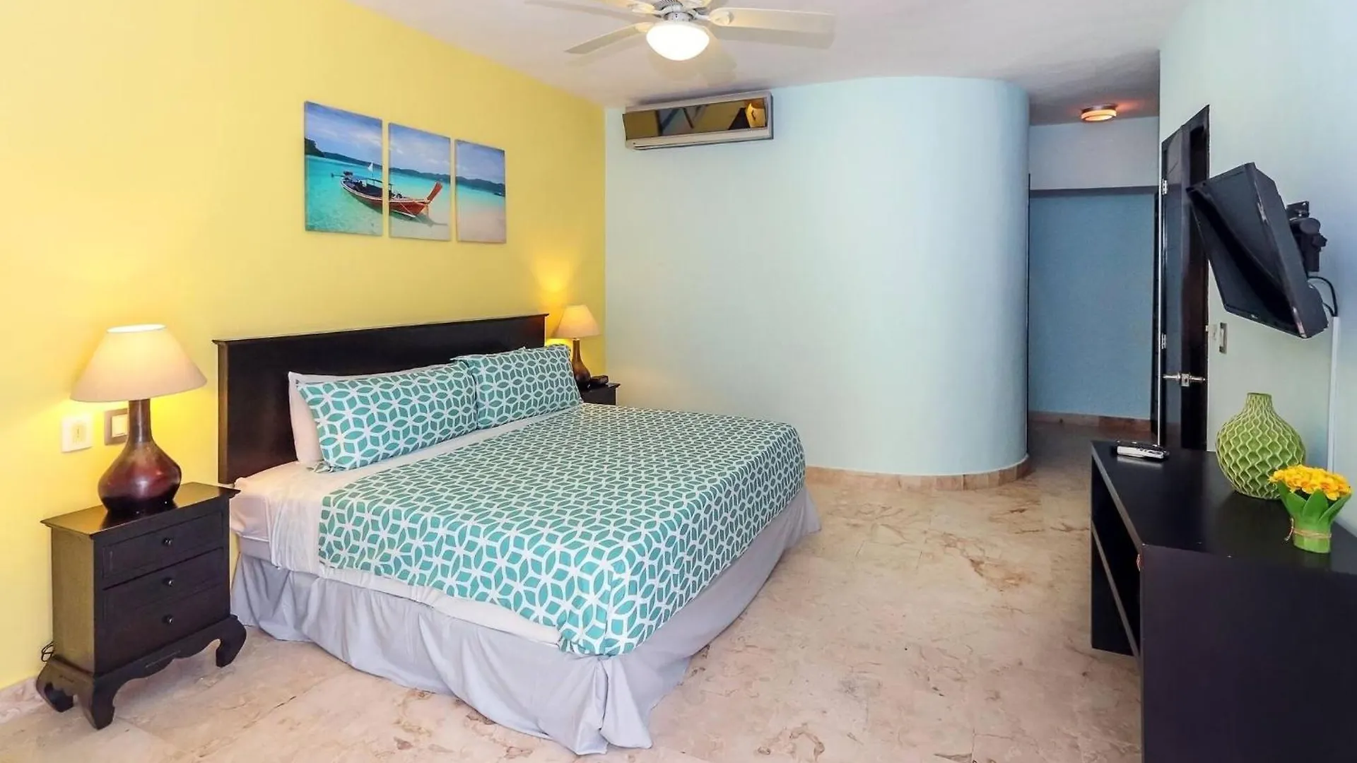Apartment Beachfront Condo, 2 Bedroom - Ocean View At Corto Maltes Playa del Carmen